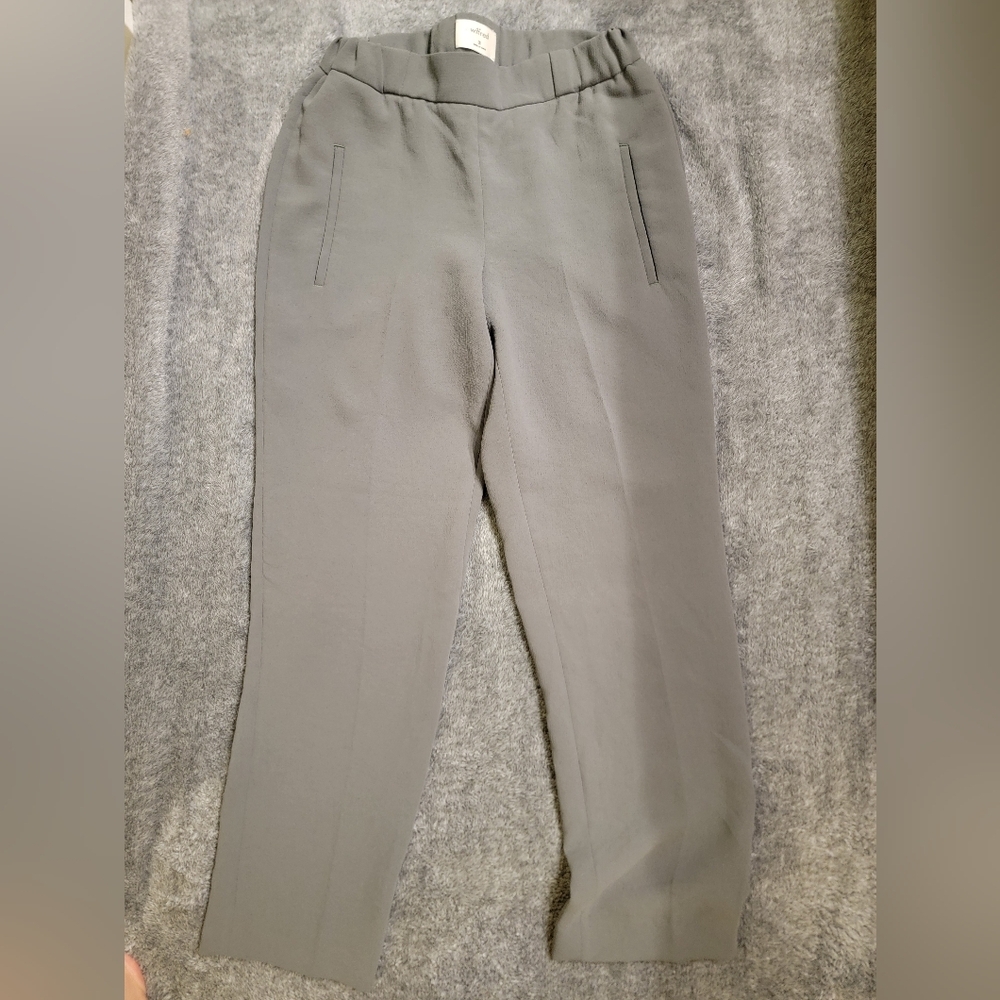 Aritzia Wilfred Size 00 Capri. Good condition.